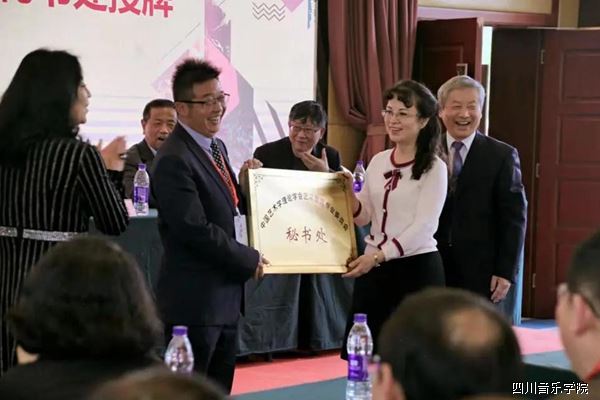 微信图片_20201125160002.jpg 微信图片_20201125160002.jpg