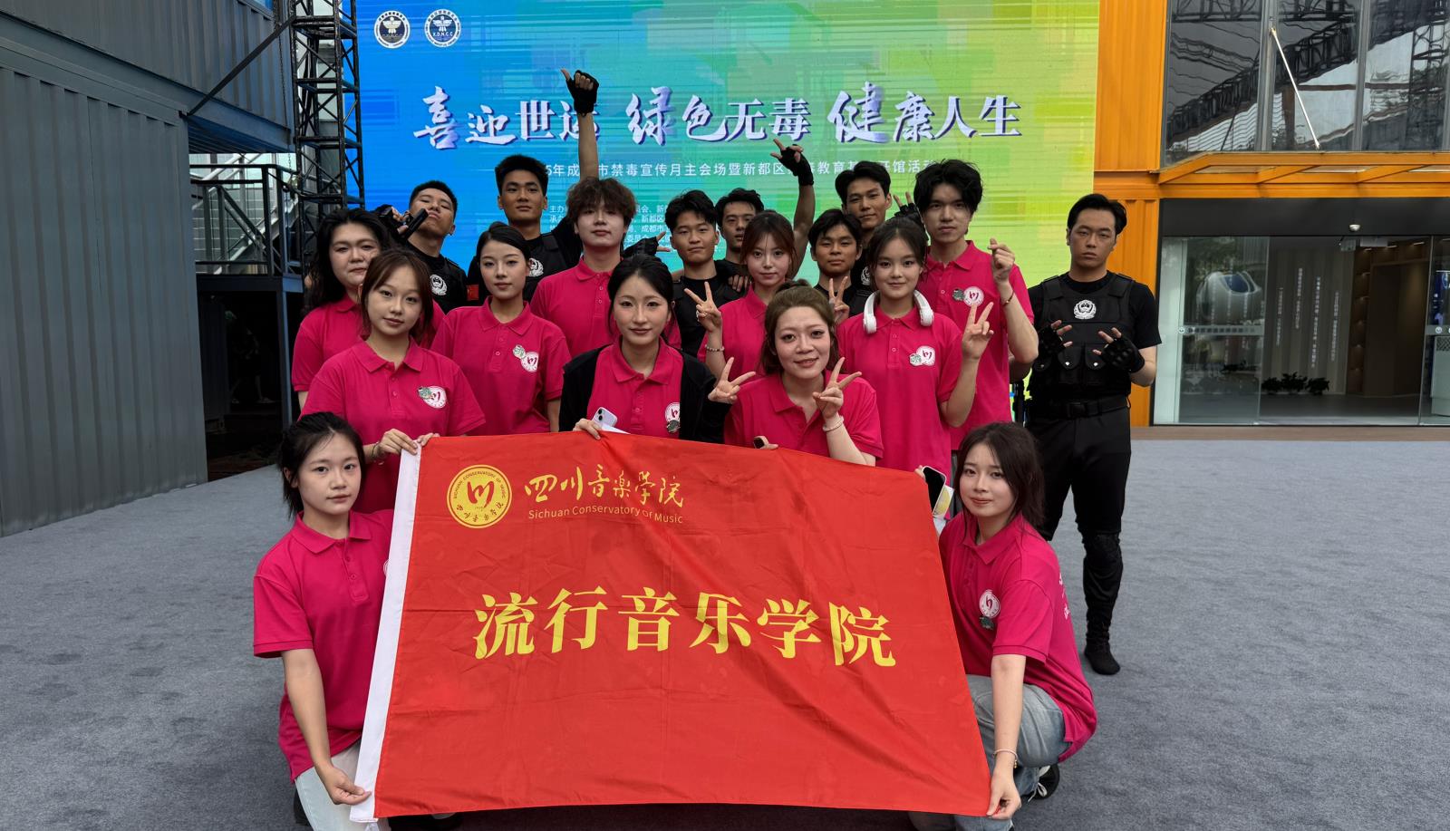 2c5d2a115cb4033bea0be6d6e5c006f8.jpg 2c5d2a115cb4033bea0be6d6e5c006f8.jpg