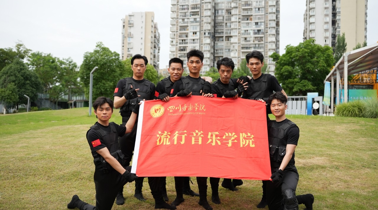 85b79ff25a04bef7bce6bb629a858941.jpg 85b79ff25a04bef7bce6bb629a858941.jpg